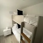 Modern 3Br Home Near Anfield Stadium