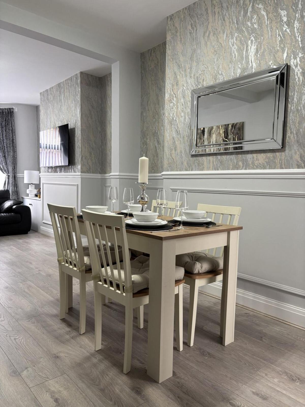 Modern 3br Near Anfield Stadium